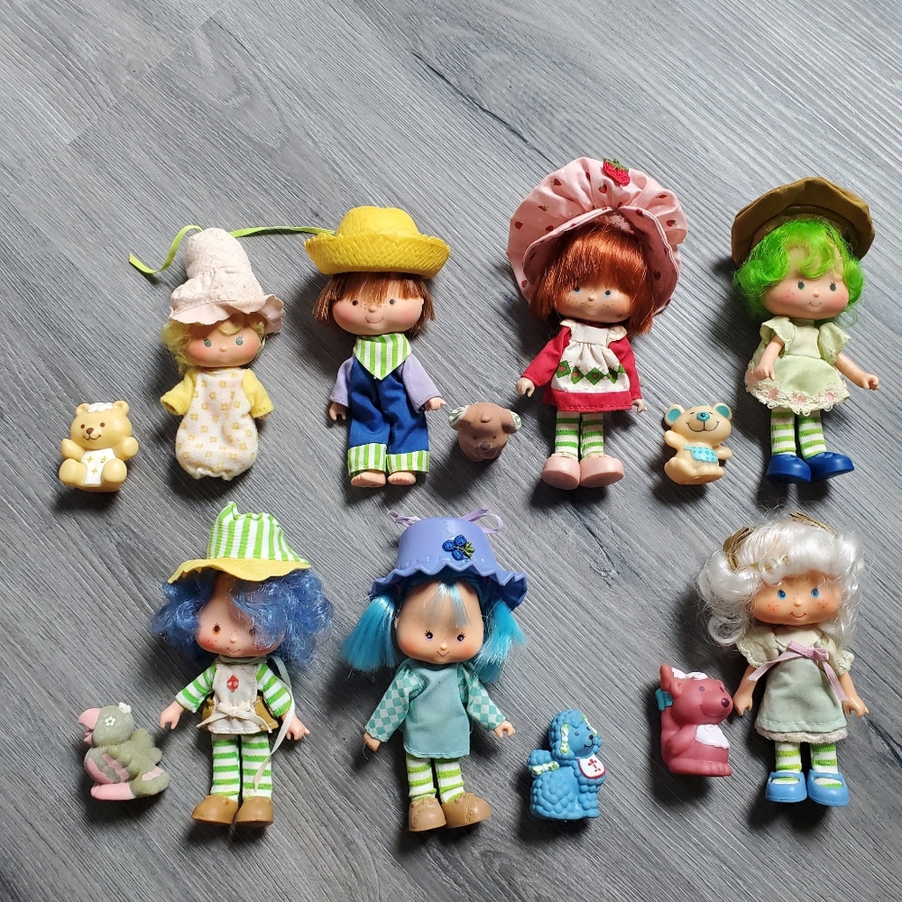 VINTAGE Strawberry Shortcake dolls